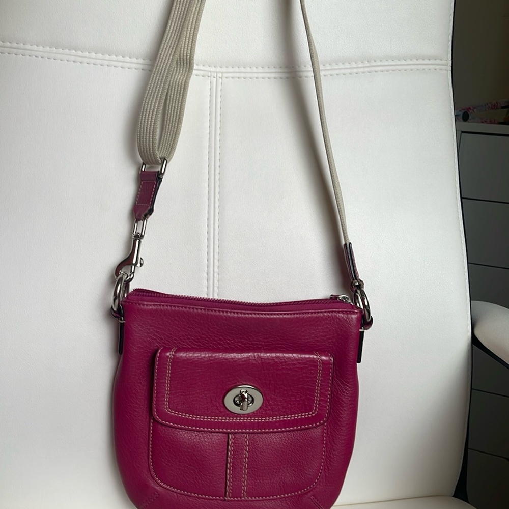 Vintage Coach legacy turnlock crossbody purse